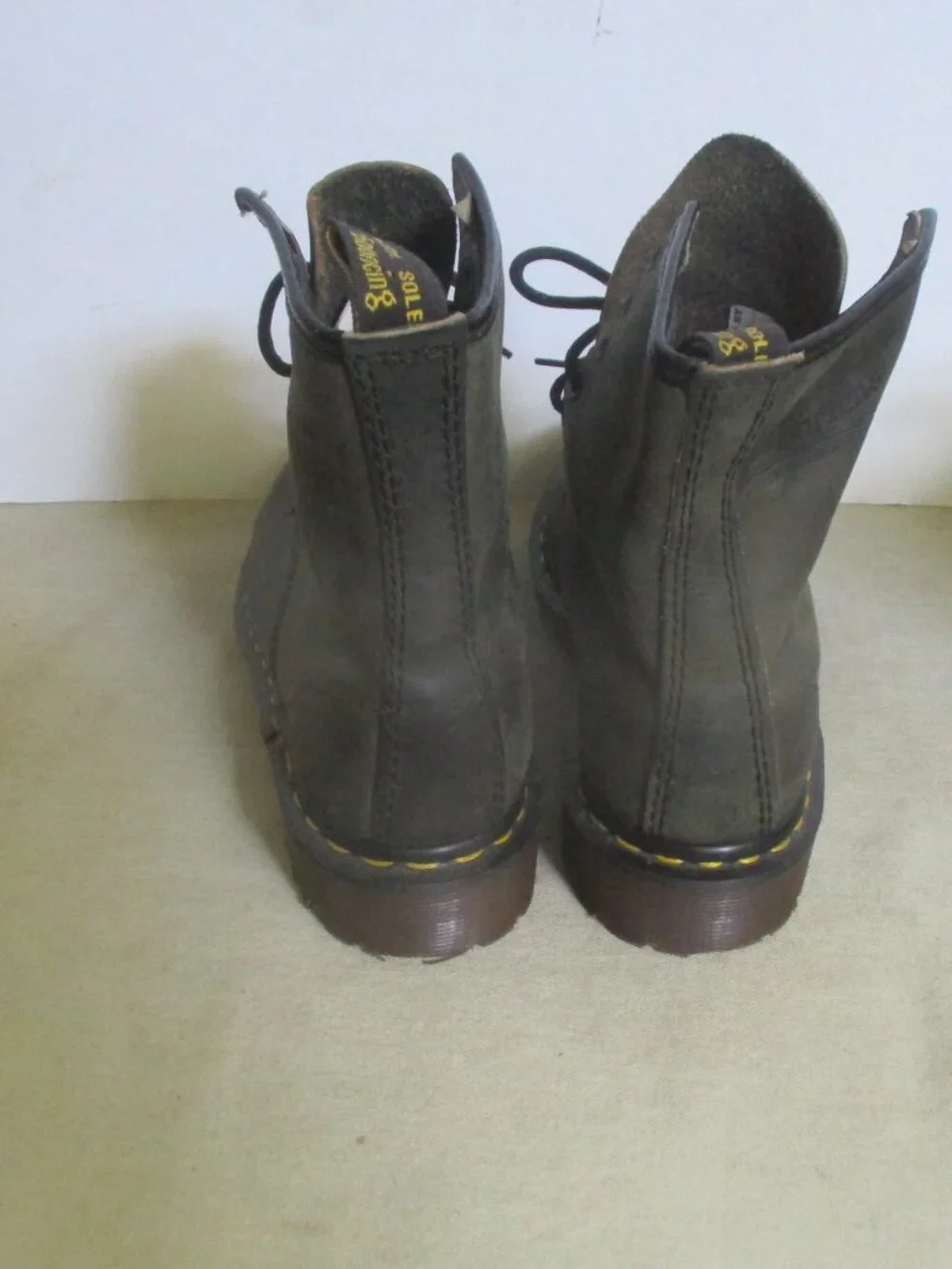 Original Dr. Martens Air Wair Leather 8 Eyelets Dark Green - Picture 4 of 12